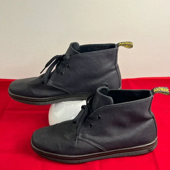 DR. MARTENS \